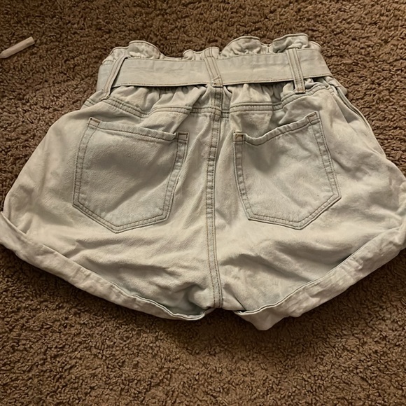 High waisted “Paper Bag” Shorts - Picture 3 of 3